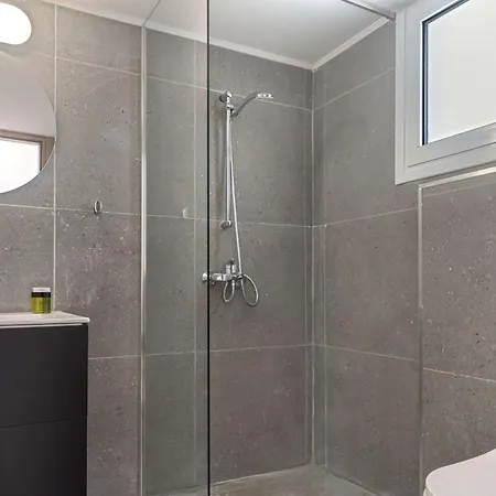 Апартаменты Phaedrus Living Breeze Residences Urbanity